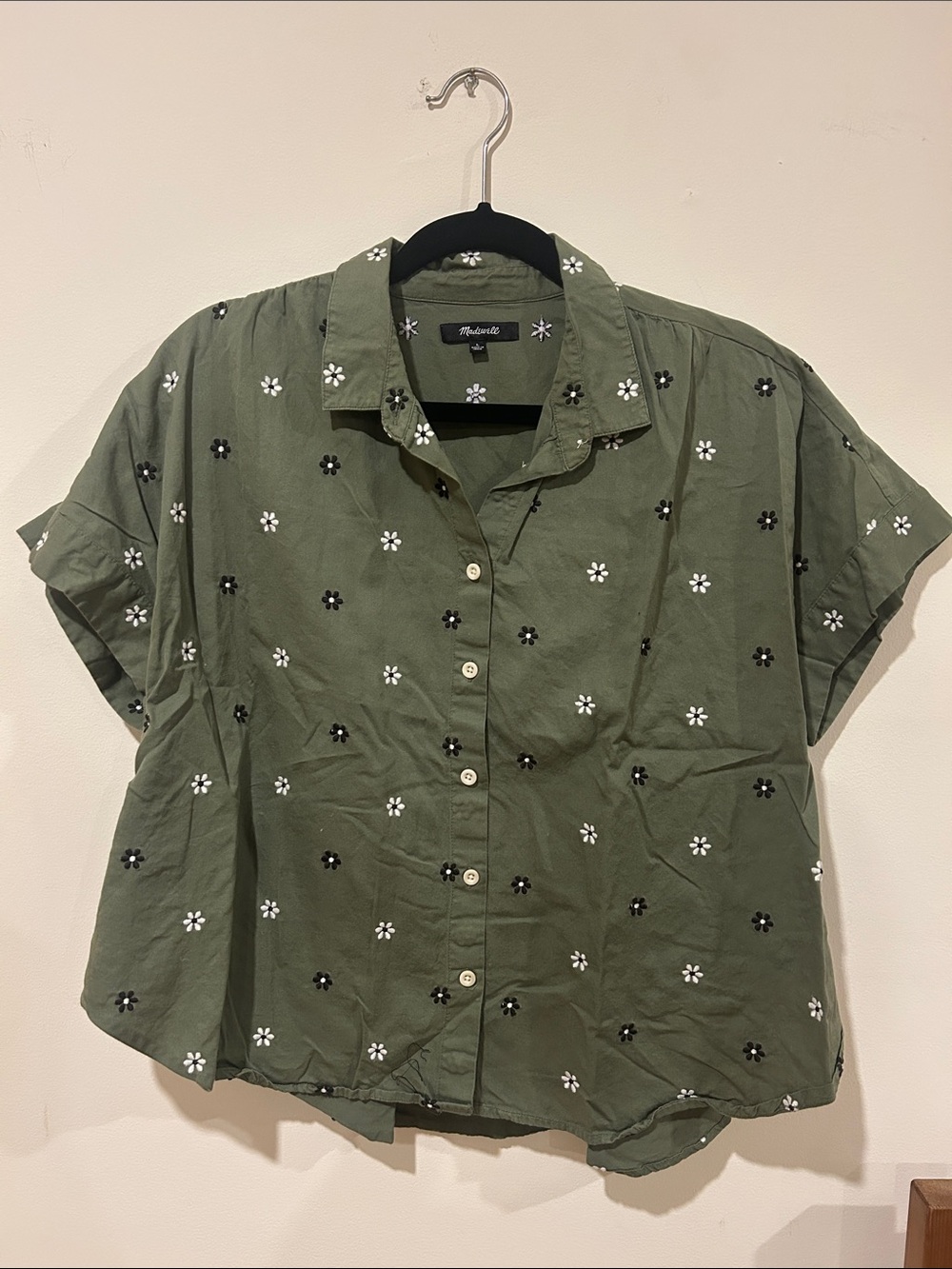 Madewell Olive Green Short-Sleeve Button-Up with White & Black Daisy Print